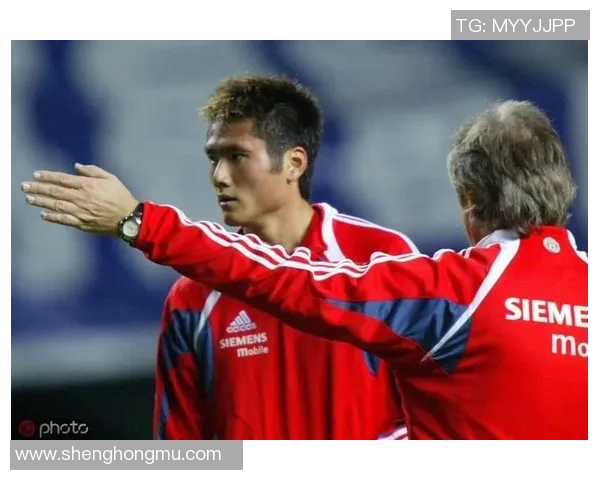 妙脆角足球明星卡福特拉的传奇故事与赛场精彩瞬间揭秘 妙脆角足球明星卡福特拉的传奇故事与赛场精彩瞬间揭秘