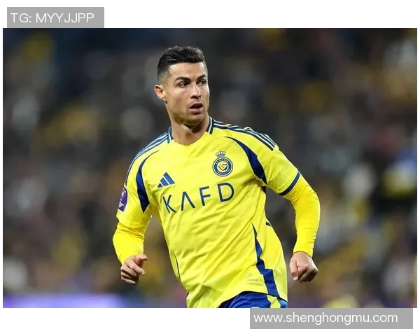 黄衣球星风采展现 球场上的闪亮之星与精彩瞬间